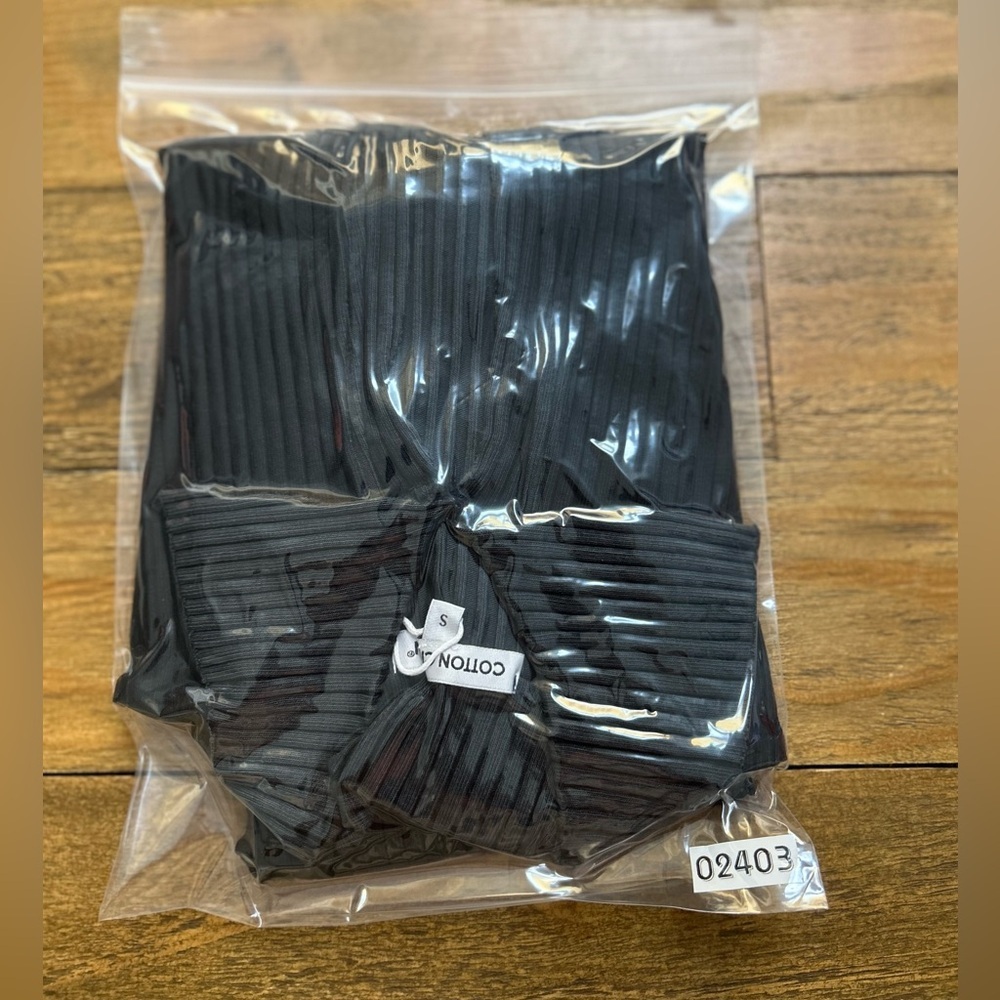 COTTON CITIZEN Ribbed Ibiza Polo Short Sleeve Tee Vintage Black in Small Preppy - Picture 12 of 12